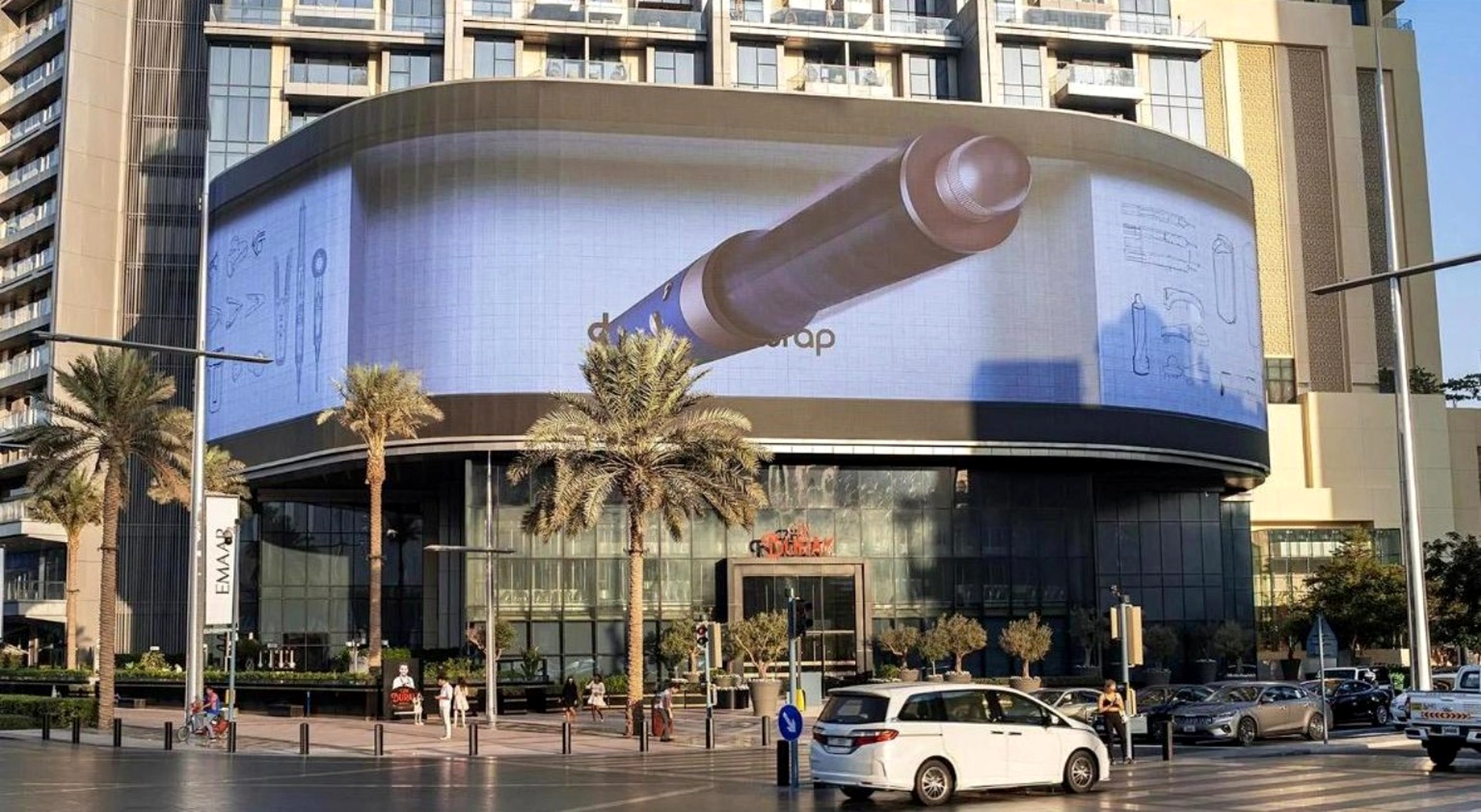 How Outdoor LED Screens Can Build Brand Visibility
